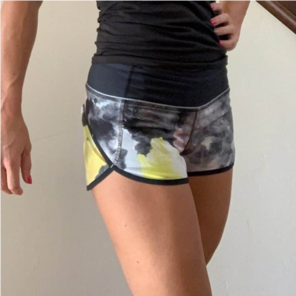 Lululemon Citron Tinted Canvas Speed Shorts